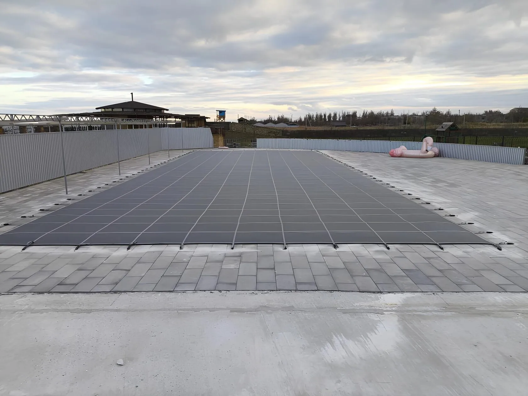 Защитное покрывало для бассейна в Сочи